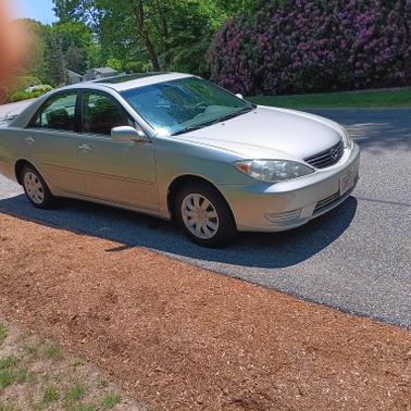 2005 Toyota Camry LE