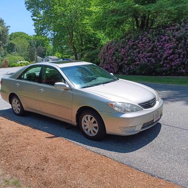 2005 Toyota Camry LE