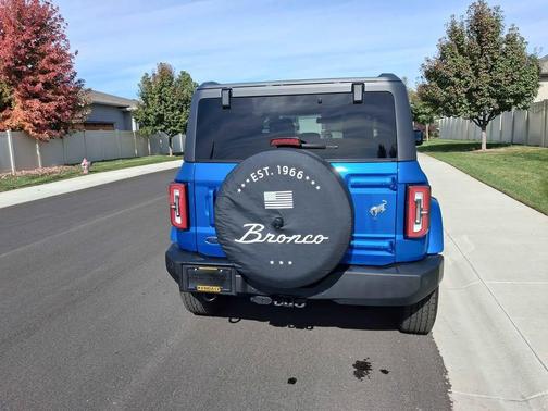 Blue 2024 Ford Bronco Outer Banks