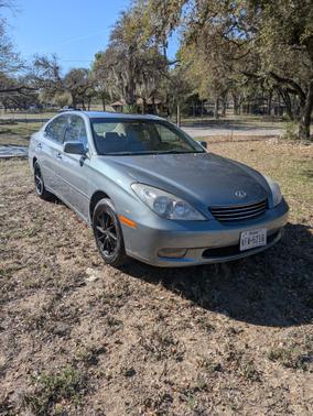 Green 2004 Lexus ES 330 Base