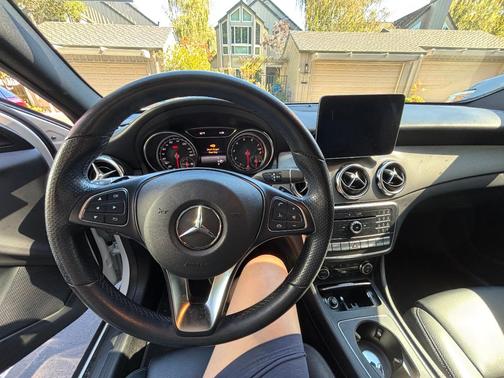White 2020 Mercedes-Benz GLA 250 4MATIC