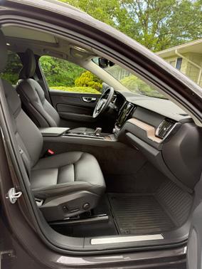 2022 Volvo XC60 Recharge Plug-In Hybrid T8 Inscription Expression