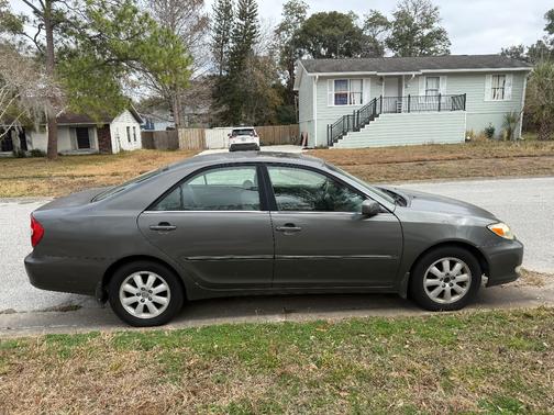2004 Toyota Camry XLE