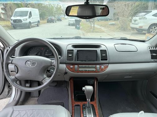 2004 Toyota Camry XLE