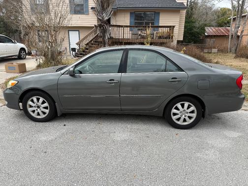 2004 Toyota Camry XLE