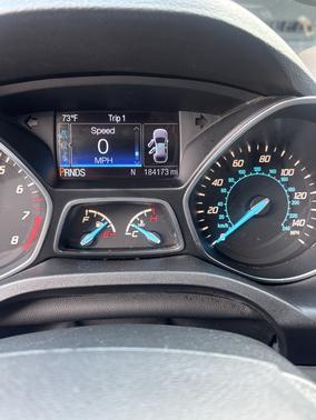 Red 2016 Ford Escape SE