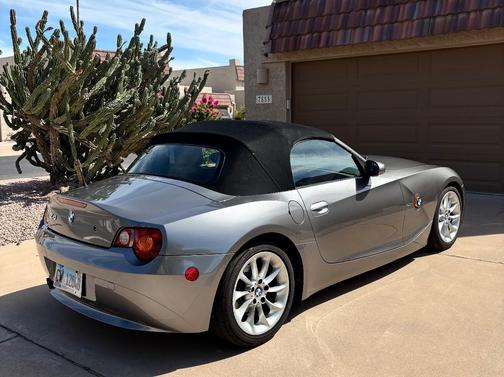 Silver 2003 BMW Z4 2.5i Roadster