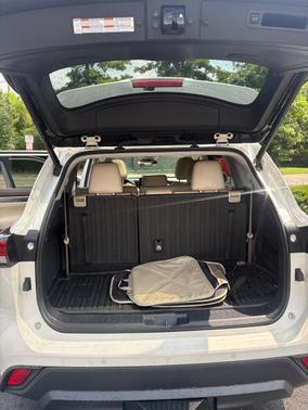 White 2020 Toyota Highlander Limited