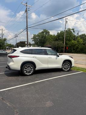 White 2020 Toyota Highlander Limited