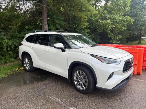 White 2020 Toyota Highlander Limited