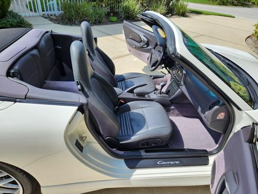 2000 Porsche 911 Carrera Cabriolet