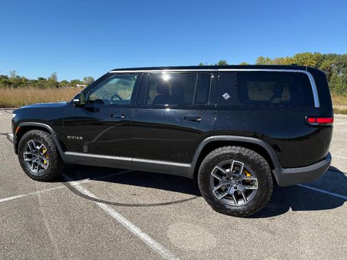 Black 2023 Rivian R1S Adventure Quad-Motor Large Package