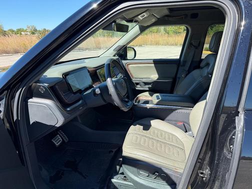 Black 2023 Rivian R1S Adventure Quad-Motor Large Package