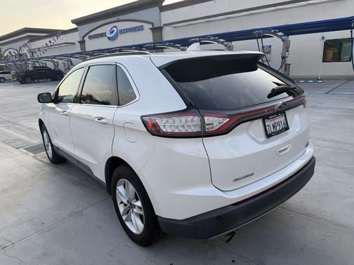 White 2015 Ford Edge SEL