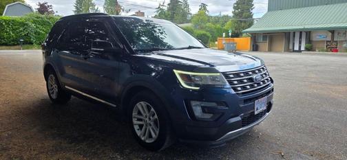 Blue 2017 Ford Explorer XLT