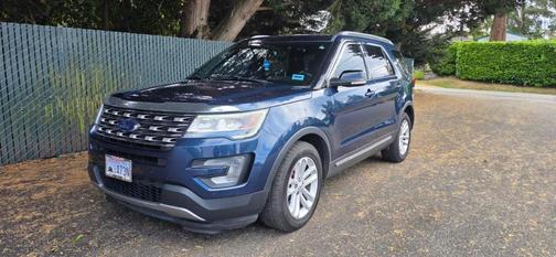 Blue 2017 Ford Explorer XLT