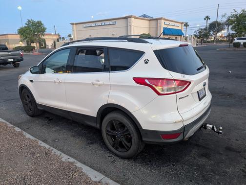 White 2014 Ford Escape SE