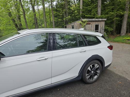 2018 Buick Regal TourX Essence