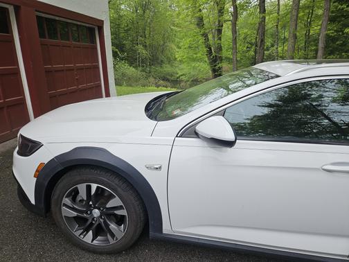 2018 Buick Regal TourX Essence