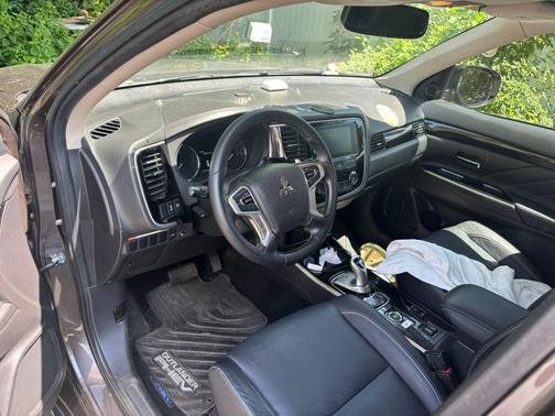 Brown 2018 Mitsubishi Outlander PHEV GT