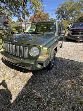 Green 2009 Jeep Patriot Sport