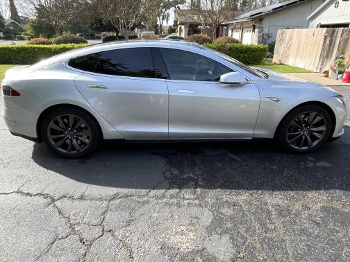 2015 Tesla Model S 85