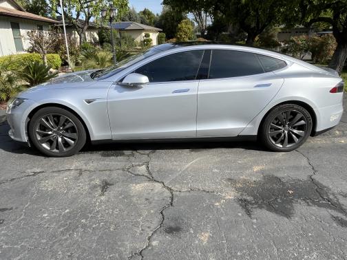 2015 Tesla Model S 85