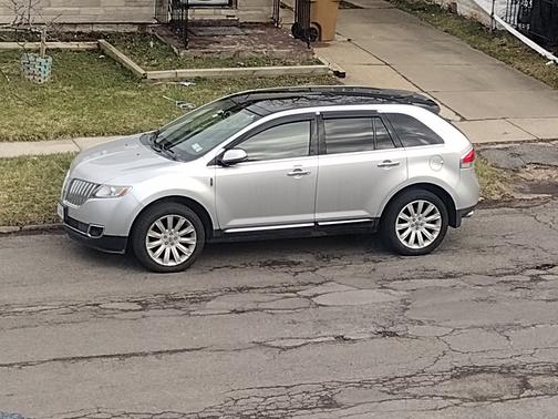 2012 Lincoln MKX Base