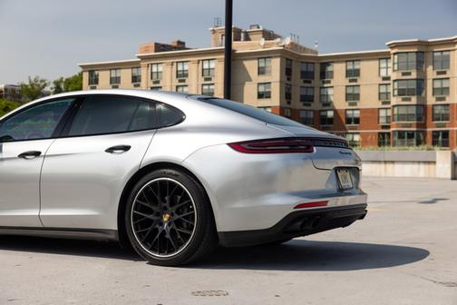 2018 Porsche Panamera 4S