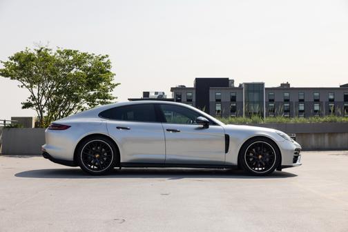 2018 Porsche Panamera 4S