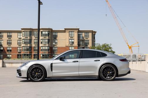 2018 Porsche Panamera 4S