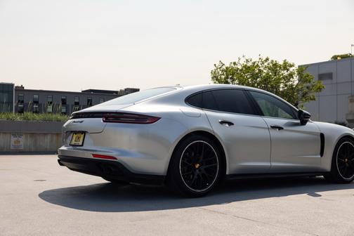 2018 Porsche Panamera 4S