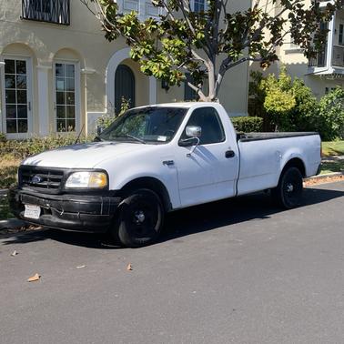 White 2000 Ford F-150 XL