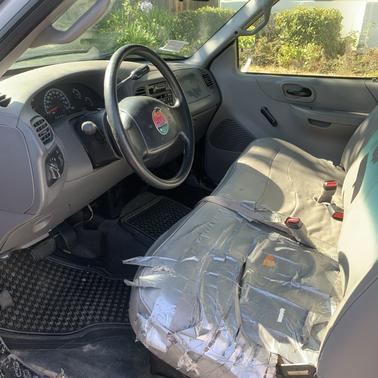 White 2000 Ford F-150 XL