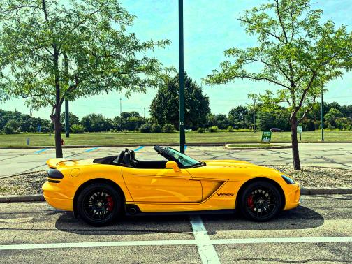 2005 Dodge Viper SRT-10