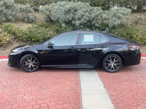 2023 Toyota Camry Hybrid SE