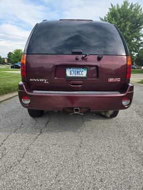 Red 2006 GMC Envoy XL SLE