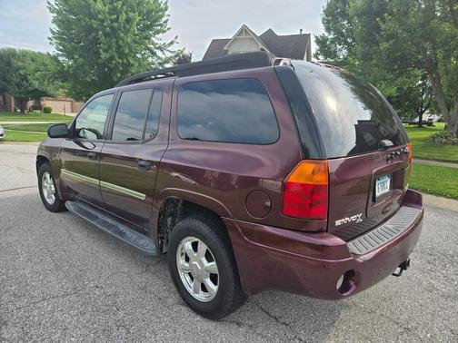 Red 2006 GMC Envoy XL SLE