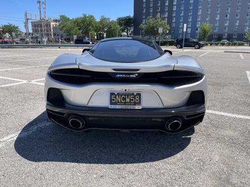 2022 McLaren GT Base