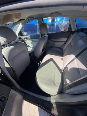 Black 2007 Ford Focus SE