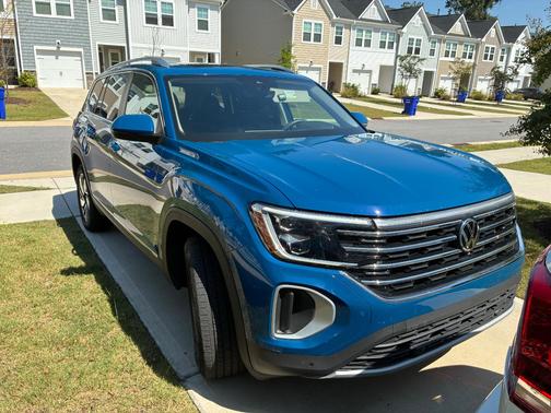 Blue 2025 Volkswagen Atlas 2.0T SEL 4MOTION