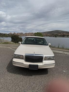 1996 Lincoln Town Car Cartier Designer