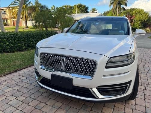 2019 Lincoln Nautilus Reserve