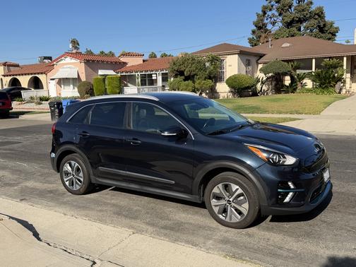 Blue 2022 Kia Niro EV EX