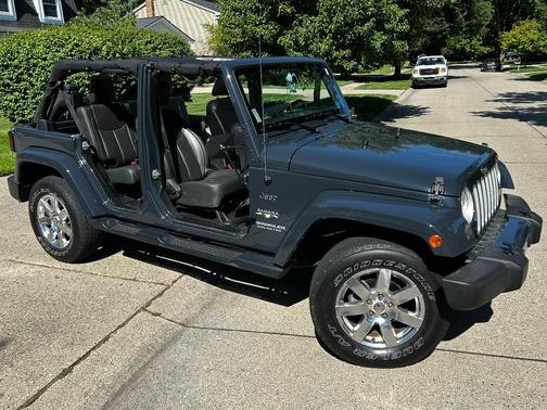 Blue 2017 Jeep Wrangler Unlimited Sahara