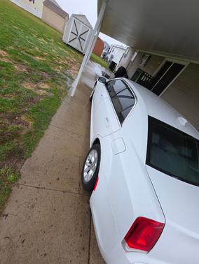 White 2015 Chrysler 300 Limited