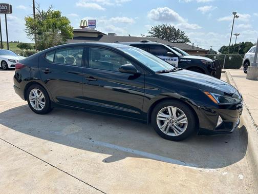 Black 2020 Hyundai ELANTRA SEL