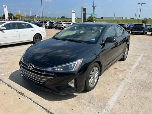 Black 2020 Hyundai ELANTRA SEL