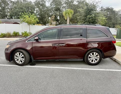 Red 2015 Honda Odyssey EX