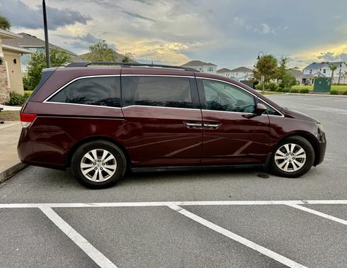 Red 2015 Honda Odyssey EX